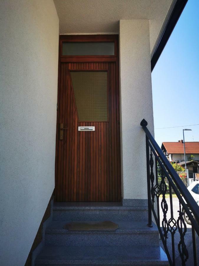 Apartmaji Tomsic Мойстрана Екстериор снимка